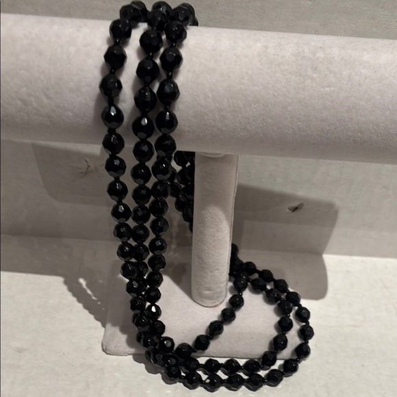 Jewelry - Black Beaded Necklace Classic Design